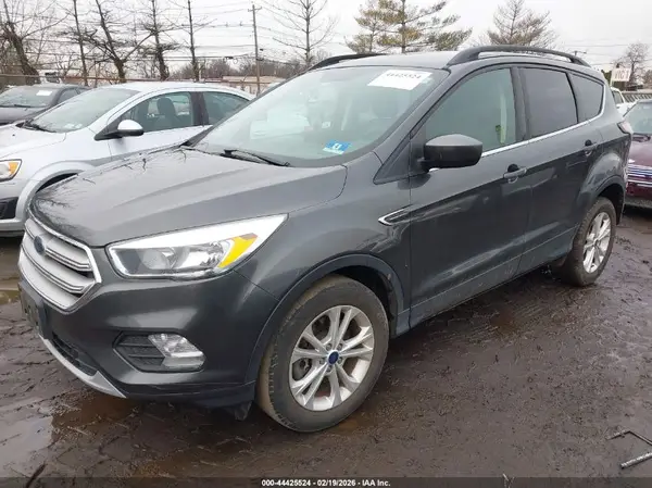 1FMCU9GD9JUC16188 2018 FORD ESCAPE - Image 2