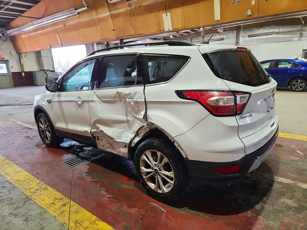 1FMCU9GD9JUC20547 2018 FORD ESCAPE - Image 2