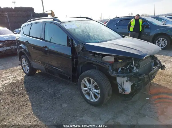 1FMCU9GD9JUC25456 2018 FORD ESCAPE - Image 1