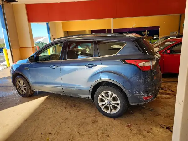 1FMCU9GD9JUC43598 2018 FORD ESCAPE - Image 2