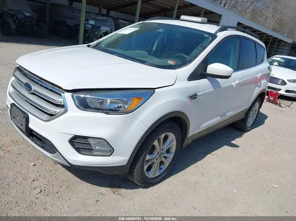 1FMCU9GD9JUC49823 2018 FORD ESCAPE - Image 2