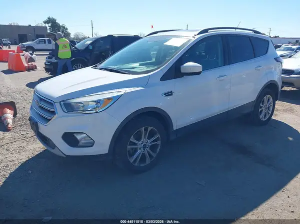 1FMCU9GD9JUC60952 2018 FORD ESCAPE - Image 2