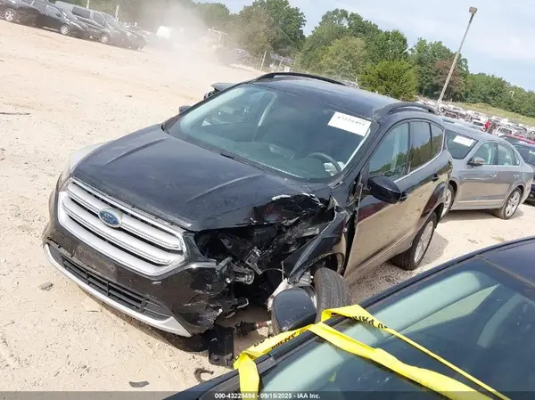 1FMCU9GD9JUC61180 2018 FORD ESCAPE - Image 2