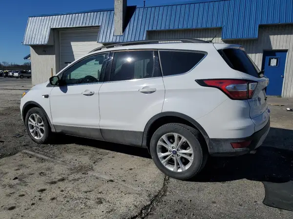1FMCU9GD9JUC76990 2018 FORD ESCAPE - Image 2