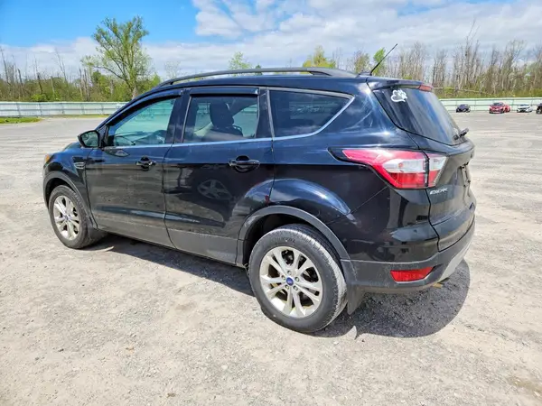 1FMCU9GD9JUC90212 2018 FORD ESCAPE - Image 2