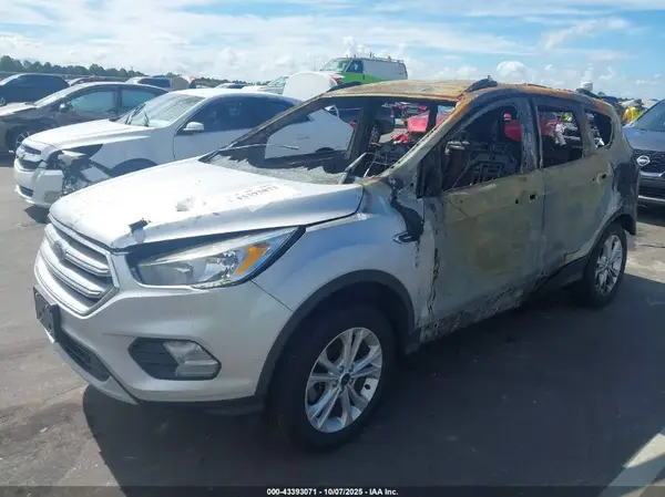 1FMCU9GD9JUC90338 2018 FORD ESCAPE - Image 2