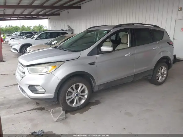 1FMCU9GD9JUC99590 2018 FORD ESCAPE - Image 2