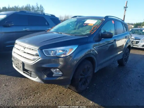 1FMCU9GD9JUD08143 2018 FORD ESCAPE - Image 2