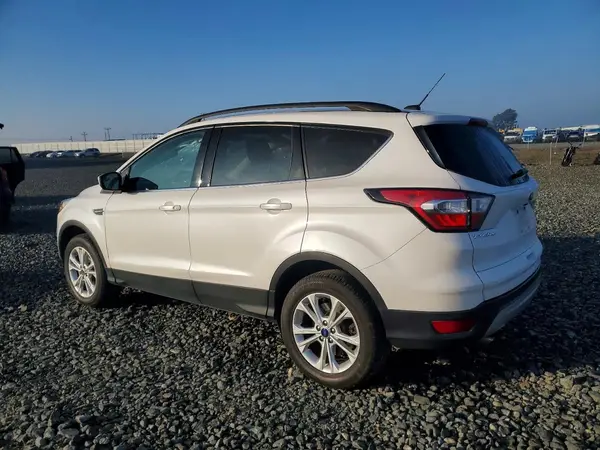 1FMCU9GD9JUD09678 2018 FORD ESCAPE - Image 2