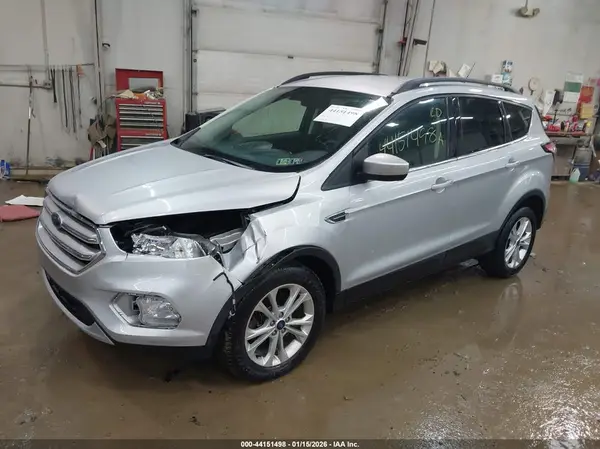 1FMCU9GD9JUD17120 2018 FORD ESCAPE - Image 2