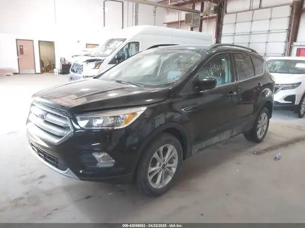 1FMCU9GD9JUD49811 2018 FORD ESCAPE - Image 2