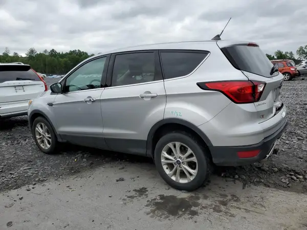 1FMCU9GD9KUA10533 2019 FORD ESCAPE - Image 2