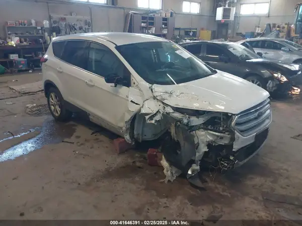 1FMCU9GD9KUA19832 2019 FORD ESCAPE - Image 1