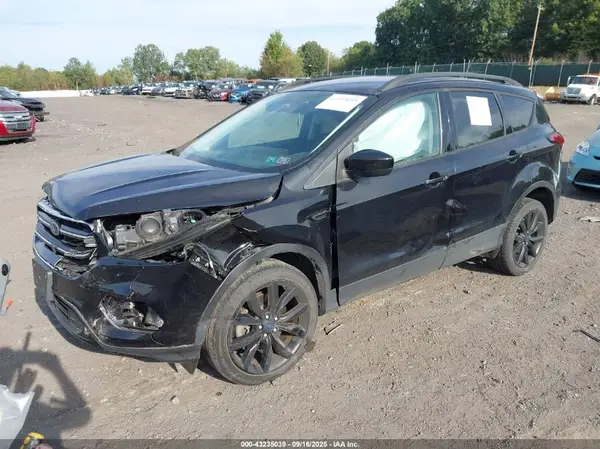 1FMCU9GD9KUA85202 2019 FORD ESCAPE - Image 2