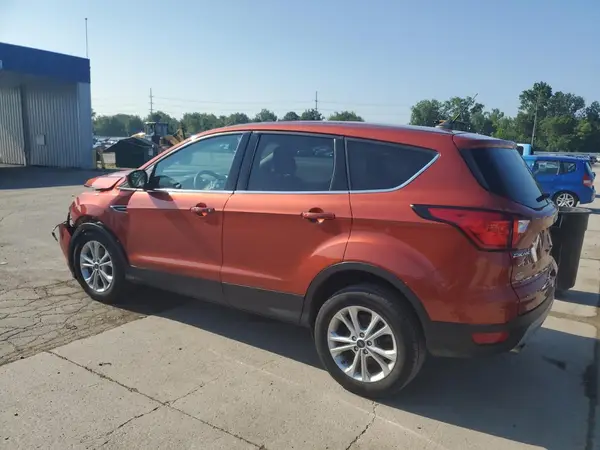 1FMCU9GD9KUA96443 2019 FORD ESCAPE - Image 2