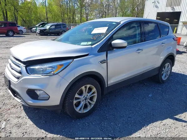 1FMCU9GD9KUC18105 2019 FORD ESCAPE - Image 2