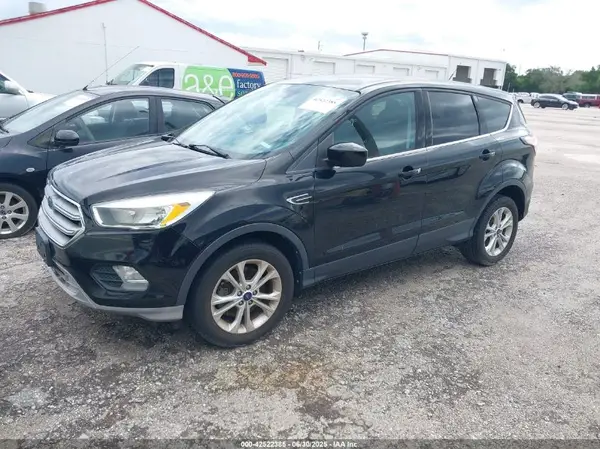 1FMCU9GDXHUA73682 2017 FORD ESCAPE - Image 2