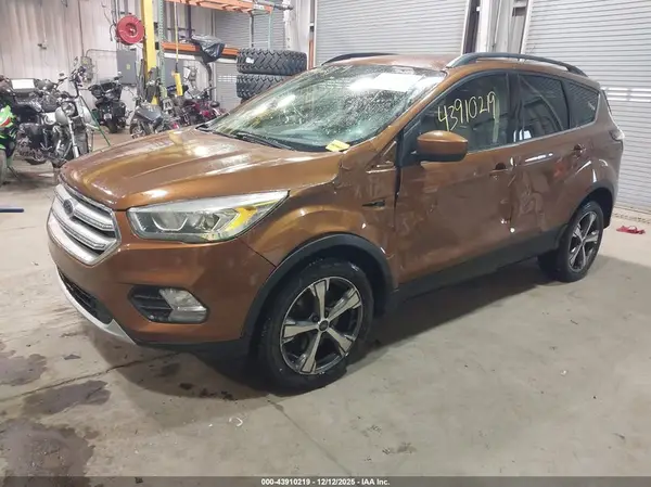 1FMCU9GDXHUA91714 2017 FORD ESCAPE - Image 2