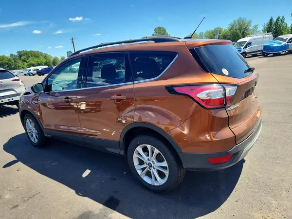 1FMCU9GDXHUE56151 2017 FORD ESCAPE - Image 2
