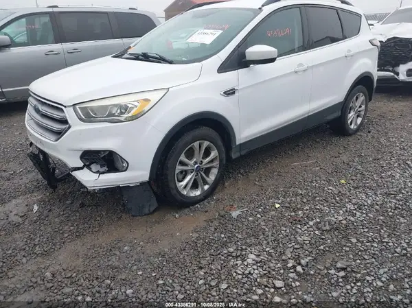 1FMCU9GDXHUE76870 2017 FORD ESCAPE - Image 2