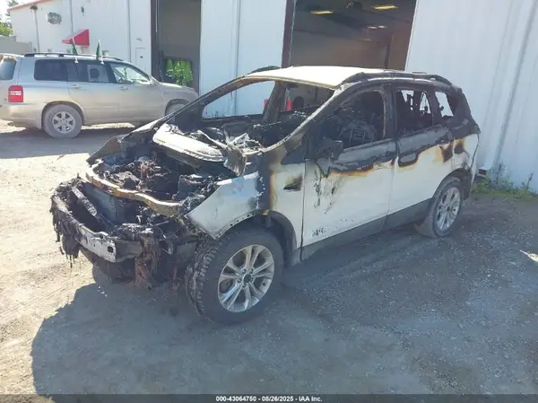 1FMCU9GDXJUB29772 2018 FORD ESCAPE - Image 2