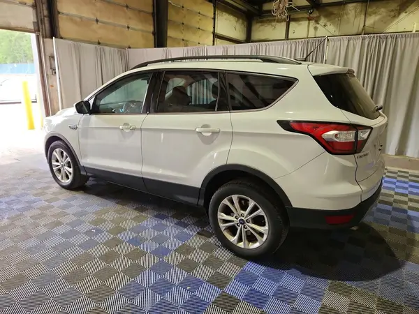 1FMCU9GDXJUB46328 2018 FORD ESCAPE - Image 2