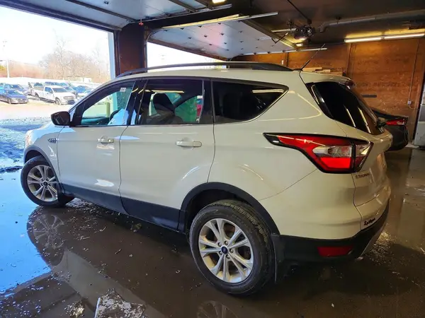 1FMCU9GDXJUC00680 2018 FORD ESCAPE - Image 2