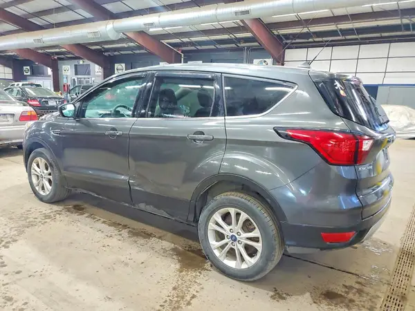 1FMCU9GDXKUA08452 2019 FORD ESCAPE - Image 2