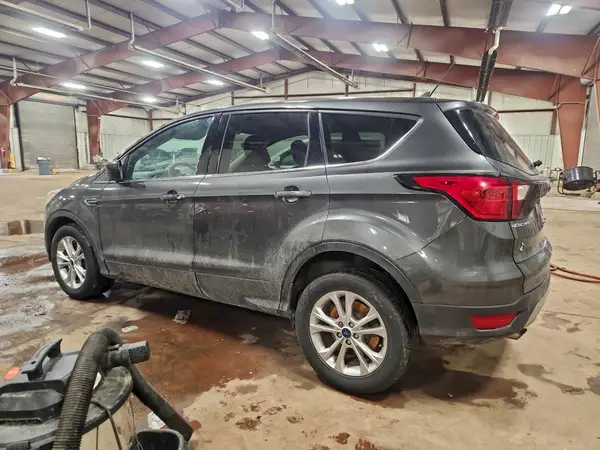1FMCU9GDXKUA17040 2019 FORD ESCAPE - Image 2