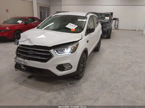 1FMCU9GDXKUA53956 2019 FORD ESCAPE - Image 2