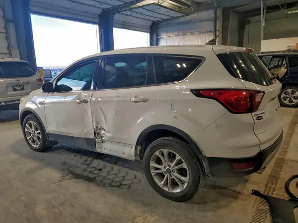 1FMCU9GDXKUA63175 2019 FORD ESCAPE - Image 2