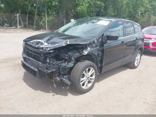 1FMCU9GDXKUB18126 2019 FORD ESCAPE - Image 2