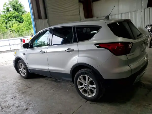 1FMCU9GDXKUB18949 2019 FORD ESCAPE - Image 2