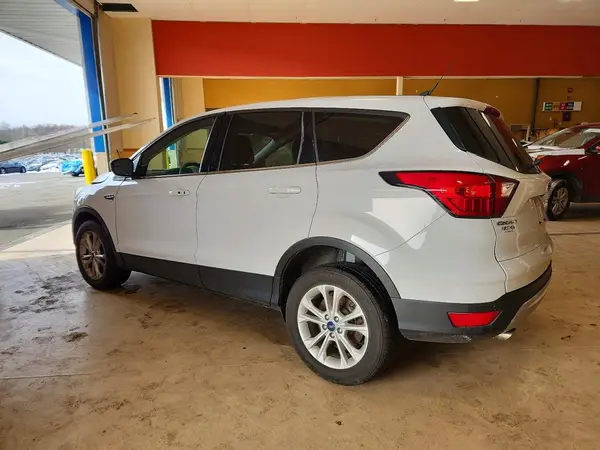 1FMCU9GDXKUB65690 2019 FORD ESCAPE - Image 2