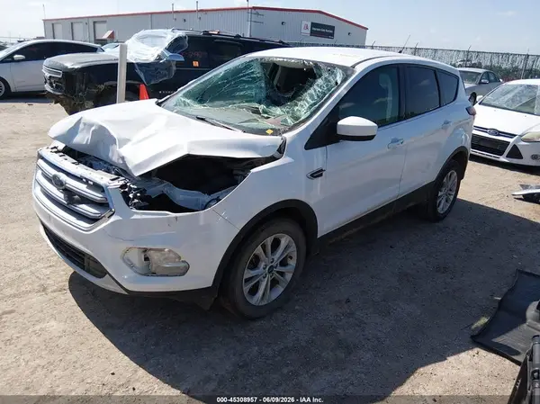 1FMCU9GDXKUC26486 2019 FORD ESCAPE - Image 2