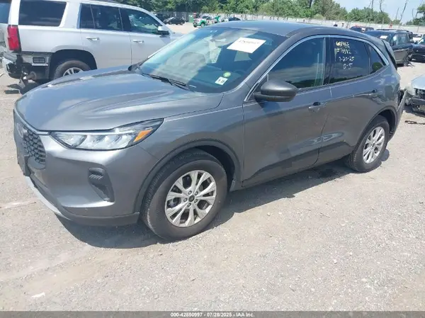 1FMCU9GN7RUA10579 2024 FORD ESCAPE - Image 2