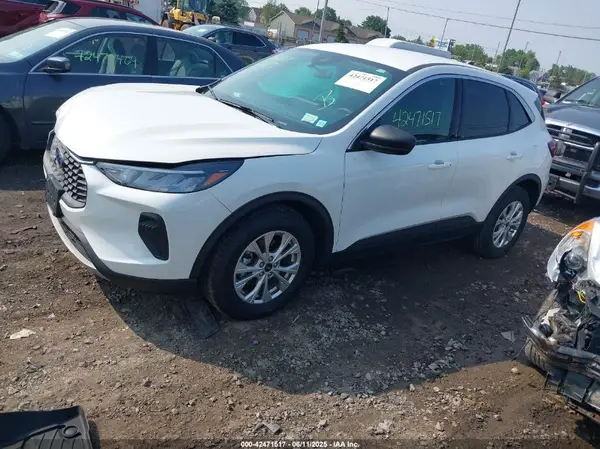 1FMCU9GN9PUB32681 2023 FORD ESCAPE - Image 2