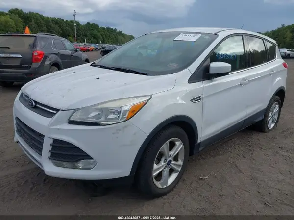 1FMCU9GX2GUA69943 2016 FORD ESCAPE - Image 2