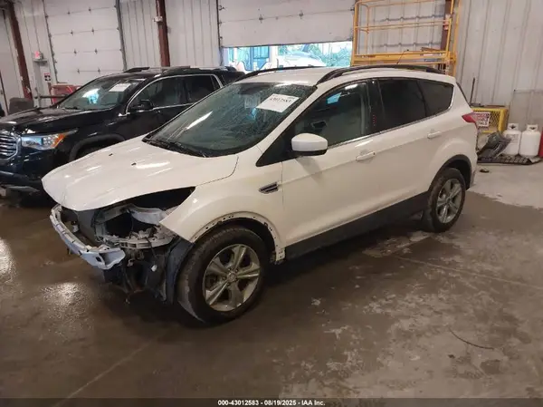 1FMCU9GX3GUB70571 2016 FORD ESCAPE - Image 2
