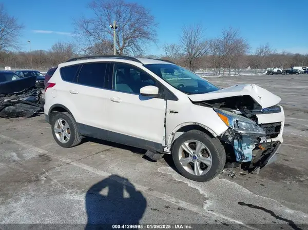1FMCU9GX8GUA88657 2016 FORD ESCAPE - Image 1