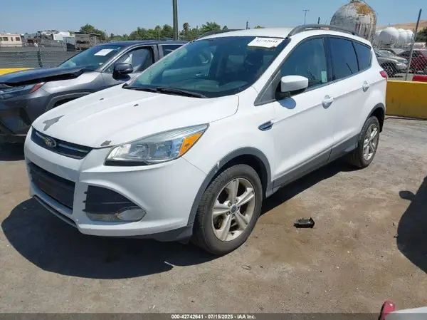 1FMCU9GXXGUB39379 2016 FORD ESCAPE - Image 2