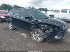 1FMCU9GXXGUC17529 2016 FORD ESCAPE