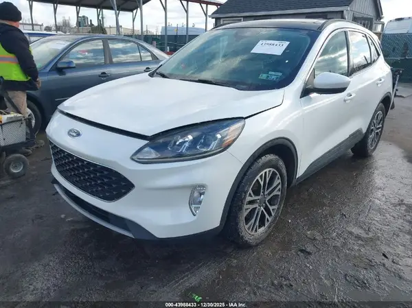 1FMCU9H60LUA66555 2020 FORD ESCAPE - Image 2