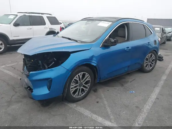 1FMCU9H60MUA61504 2021 FORD ESCAPE - Image 2