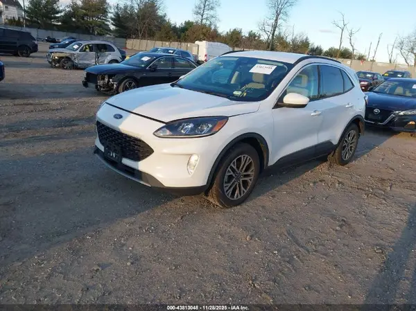 1FMCU9H60NUA15771 2022 FORD ESCAPE - Image 2