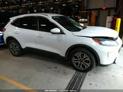 1FMCU9H60NUA34790 2022 FORD ESCAPE