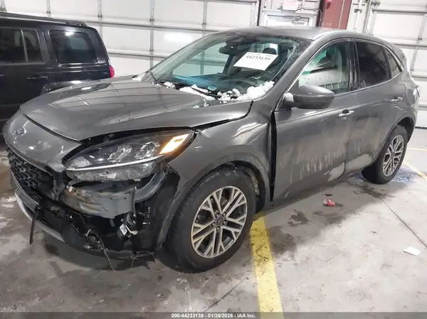 1FMCU9H60NUA65781 2022 FORD ESCAPE - Image 2
