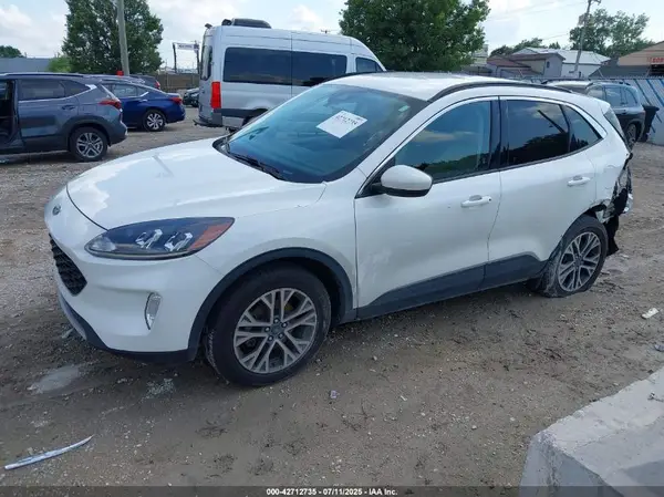 1FMCU9H61MUA65352 2021 FORD ESCAPE - Image 2