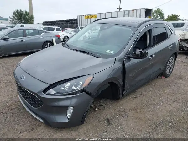 1FMCU9H61NUB41573 2022 FORD ESCAPE - Image 2