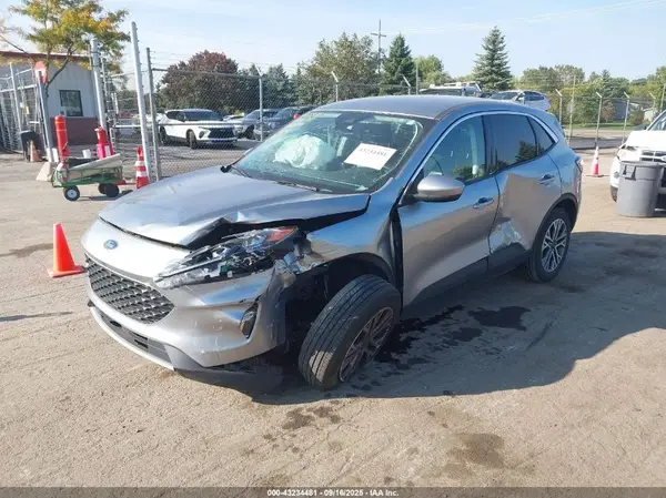 1FMCU9H63NUA58971 2022 FORD ESCAPE - Image 2